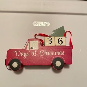 How many days until Christmas decor